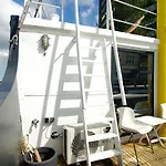Magnificent Houseboat With A Stunning View! Hotel en barco 3*