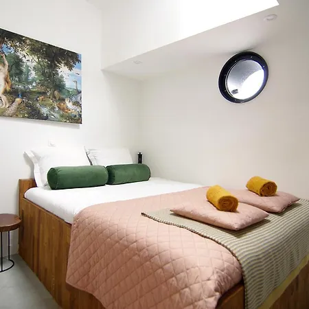 بوتيل Magnificent Houseboat With A Stunning View!