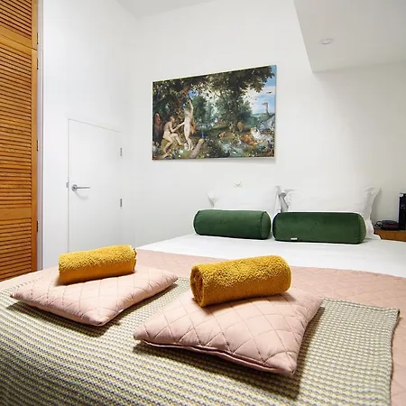 Magnificent Houseboat With A Stunning View! 3*