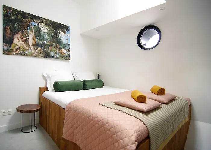 船上ホテル Magnificent Houseboat With A Stunning View!