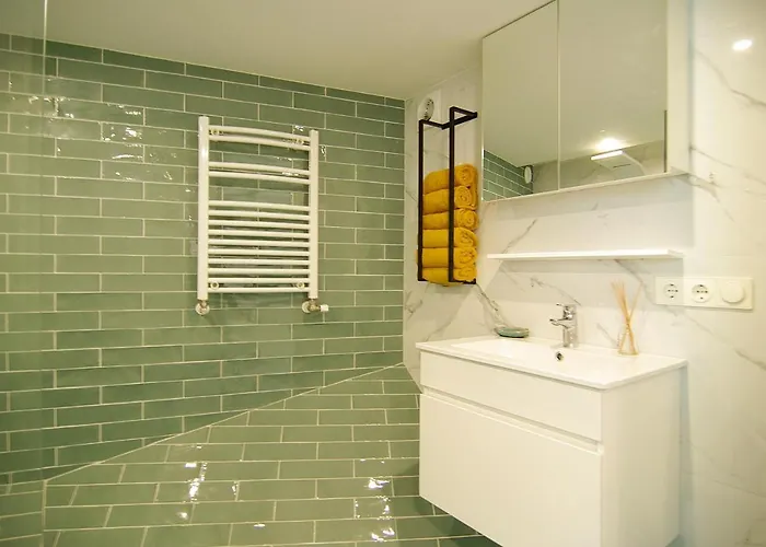 Magnificent Houseboat With A Stunning View! 3*