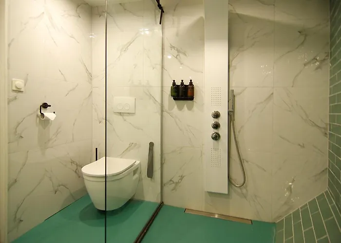 船上ホテル Magnificent Houseboat With A Stunning View! アムステルダム